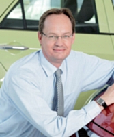 THIERRY BOURETZ, DIRECTEUR MARKETING ET COMMUNICATION DEKIA MOTORS FRANCE