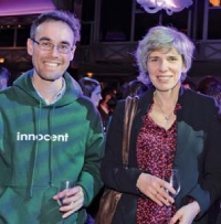 Andy Kay, directeur général d'Innocent France et Agnès Ogier, directrice marketing de SNCF Voyages.