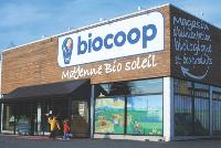 Les magasins Biocoop se présentent comme des supermarchés chaleureux et accueillants.