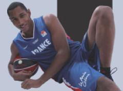 Le joueur Boris Diaw parraine depuis 2003 le tournoi organisé par La Mie Câline