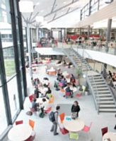 Les grandes écoles et l'université Paris-Dauphine arrivent en tête du classement établi par les entreprises.