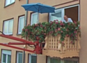 Immobilien Scout 24 communique de façon décalée avec un balcon