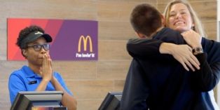 Aux Etats-Unis, acheter un hamburger chez McDonald's ce n'est rien que de l'amour