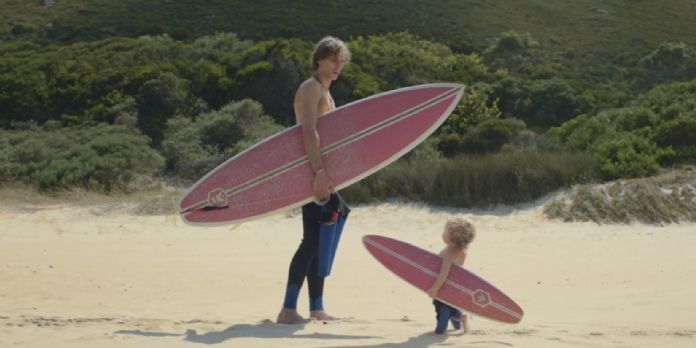 Les bébés Evian se mettent au surf