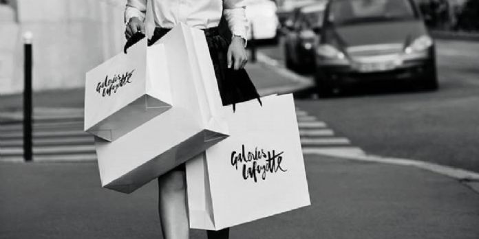 Les Galeries Lafayette mettent fin à la file d'attente en caisse