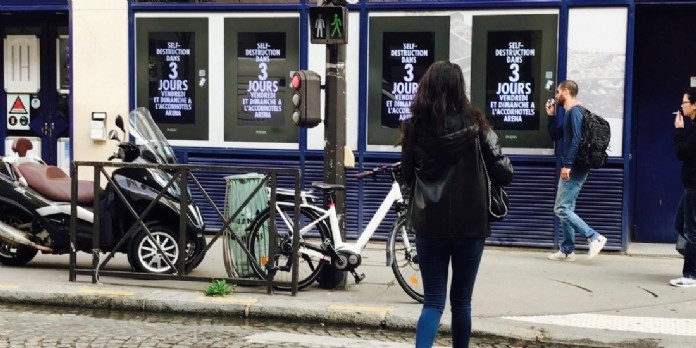 La verbalisation des écrans DOOH en vitrine à Paris est inconstitutionnelle pour le SNPE