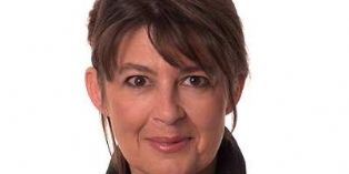 Céline Baumann est nommée directrice de la communication et des relations institutionnelles de la branche services-courrier-colis du groupe La Poste.